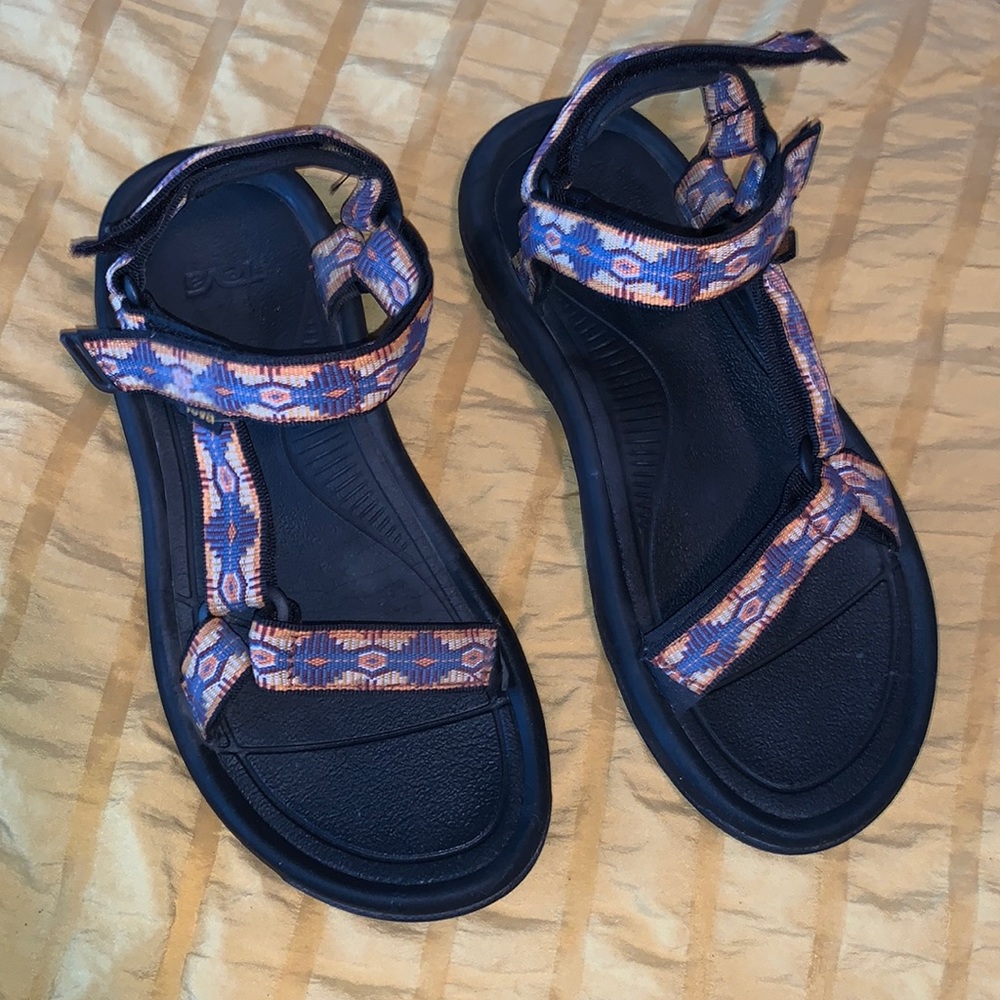Woman’s size 9 Tevas